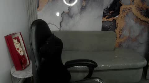 Snapshot of cristal_v_ chatting on September 10, 2025, 3:06 am Cristal online show from September 10, 2025, 3:06 am