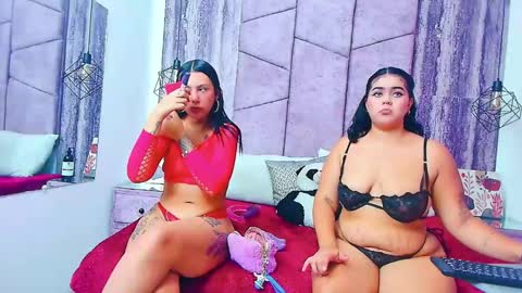 CristalANDzoe online show from February 9, 2026, 7:51 pm