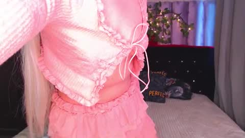 CristalAvy online show from February 23, 2026, 7:28 am