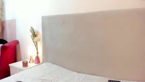 cristalbm_ online show from February 3, 2026, 11:43 pm