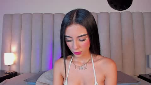 Nicole  Connection time 220pm-910pmCol online show from December 12, 2024, 2:48 am