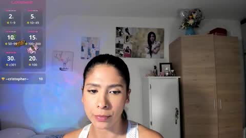 cristal online show from November 10, 2025, 8:52 pm
