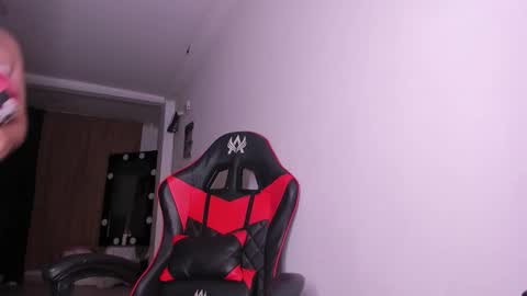 CRISTAL SADIK online show from September 18, 2025, 5:53 am