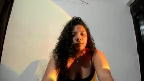 cristal online show from April 21, 2026, 1:42 am