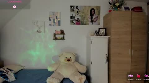 veronika online show from June 19, 2026, 3:55 am