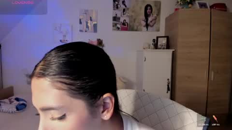 veronika online show from August 3, 2026, 3:27 am