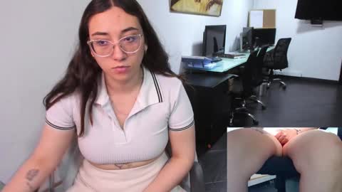 you can call me your sweettie assistant   online show from January 27, 2025, 12:05 pm
