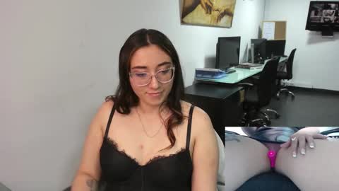 you can call me your sweettie assistant   online show from January 30, 2025, 6:32 pm