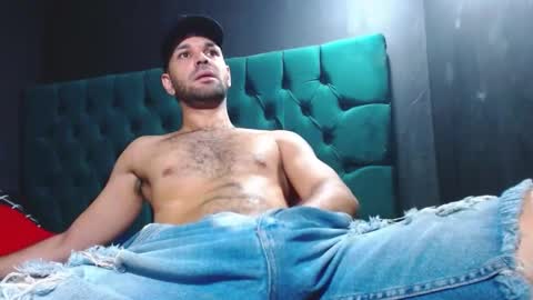 cristian hot9 online show from February 17, 2025, 6:15 pm