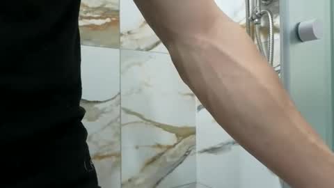 Snapshot of cristianovilla chatting on April 18, 2026, 9:37 pm CristianoHailey online show from April 18, 2026, 9:37 pm