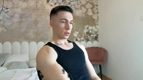 Snapshot of cristianovilla chatting on April 19, 2026, 6:10 pm CristianoHailey online show from April 19, 2026, 6:10 pm