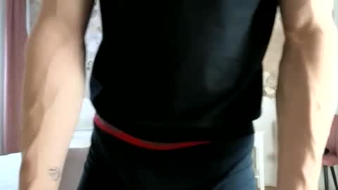 Snapshot of cristianovilla chatting on May 7, 2026, 8:31 am CristianoHailey online show from May 7, 2026, 8:31 am
