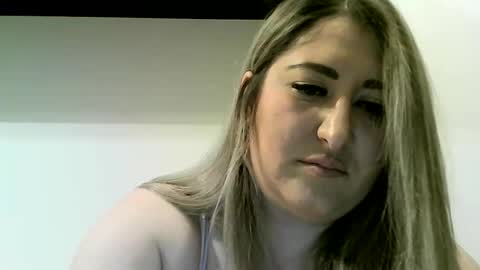 cristina20021991 online show from December 22, 2024, 4:48 pm