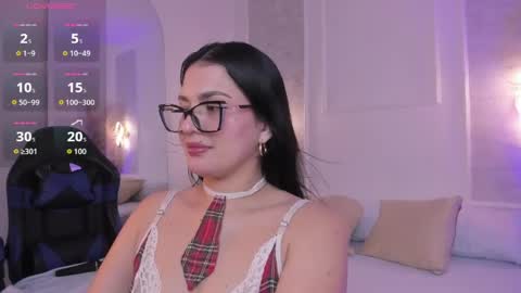 Snapshot of cristina_gallardo chatting on May 14, 2026, 2:40 am C R I S T I N A online show from May 14, 2026, 2:40 am
