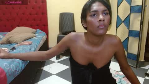 cristinamontiel74 online show from February 11, 2025, 2:46 am