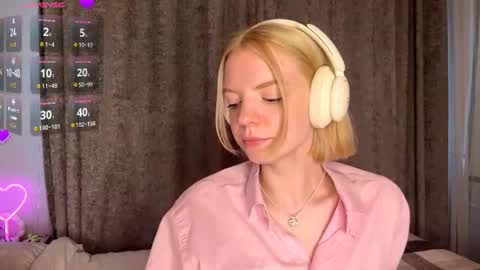 Snapshot of cristinekondo chatting on June 20, 2026, 3:48 pm Marry online show from June 20, 2026, 3:48 pm