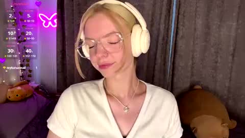 Snapshot of cristinekondo chatting on July 12, 2026, 3:14 pm Marry online show from July 12, 2026, 3:14 pm