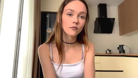 Snapshot of cristinemolle chatting on September 21, 2025, 12:18 pm Eli online show from September 21, 2025, 12:18 pm