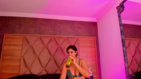 CristineRain online show from May 4, 2026, 5:47 am