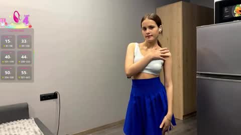 Snapshot of cristinevaissiere chatting on September 11, 2025, 4:07 pm Anne online show from September 11, 2025, 4:07 pm