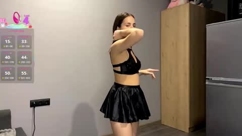 Snapshot of cristinevaissiere chatting on October 1, 2025, 4:13 pm Anne online show from October 1, 2025, 4:13 pm