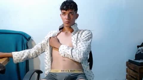 Snapshot of cristofer_hot98 chatting on January 31, 2025, 6:35 am Cristofer online show from January 31, 2025, 6:35 am