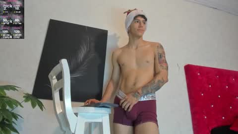 cristopher23  online show from December 28, 2024, 8:04 pm