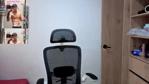 Snapshot of cristopher23_ chatting on October 11, 2025, 1:53 pm cristopher23  online show from October 11, 2025, 1:53 pm