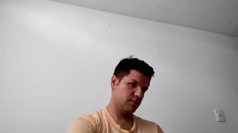 Snapshot of cristopher3042 chatting on February 26, 2025, 8:00 pm cristopher3042 online show from February 26, 2025, 8:00 pm