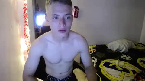 cristopher_2004 online show from February 4, 2025, 12:08 am