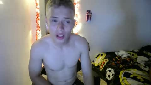 cristopher_2004 online show from February 5, 2025, 4:16 am
