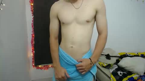 cristopher_2004 online show from February 6, 2025, 9:06 pm