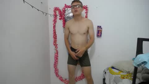 cristopher_2004 online show from March 5, 2025, 2:36 am