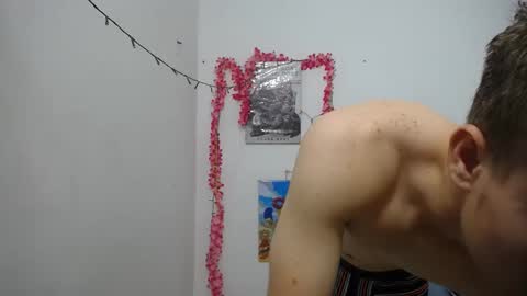 cristopher_2004 online show from March 6, 2025, 9:20 pm