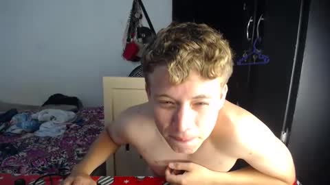 cristopher_2004 online show from September 30, 2025, 4:12 pm