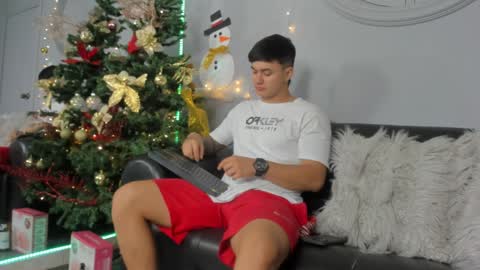 Cristopher online show from December 16, 2024, 1:32 pm