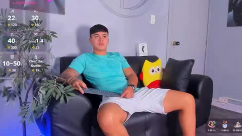 Snapshot of cristopher_strong chatting on September 18, 2025, 11:56 am Cristopher online show from September 18, 2025, 11:56 am