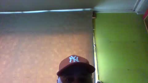 Snapshot of crmperez chatting on October 20, 2025, 5:57 pm crmperez online show from October 20, 2025, 5:57 pm