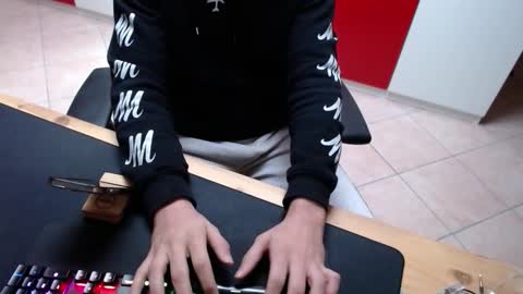 crocken_bisc online show from March 5, 2026, 4:36 pm