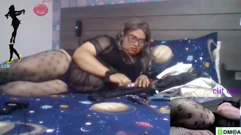 Linda Cross online show from November 15, 2025, 3:52 pm