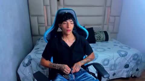 Croy online show from February 28, 2026, 1:28 am