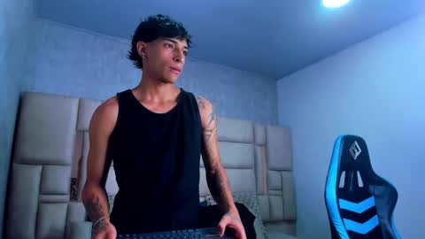 Croy online show from March 8, 2026, 6:01 pm