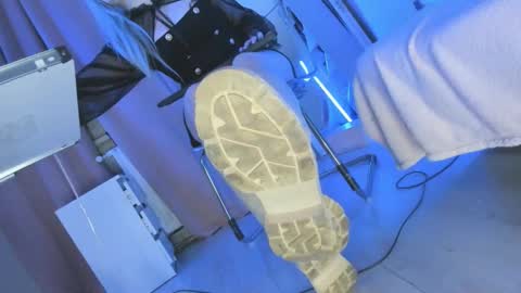 Snapshot of cruel_siren chatting on September 21, 2025, 7:48 pm Cruel Siren online show from September 21, 2025, 7:48 pm