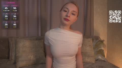 Rina online show from November 26, 2025, 9:43 am