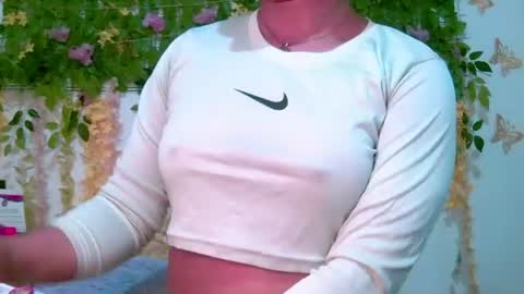 crysrus online show from June 17, 2026, 1:52 am
