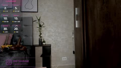   online show from September 30, 2025, 3:33 am