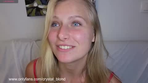 Crystal online show from September 9, 2025, 10:20 pm