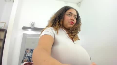 Snapshot of crystal_butterfly1 chatting on December 27, 2024, 5:26 pm crystal_butterfly1 online show from December 27, 2024, 5:26 pm