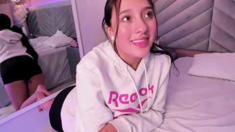 crystal_collinss_ online show from March 2, 2025, 5:36 pm
