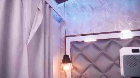 crystal_gilton online show from June 9, 2026, 7:03 pm